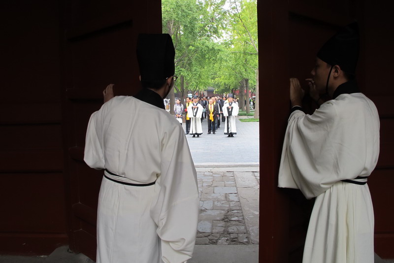 Ritual marks 2,565th birthday of Confucius