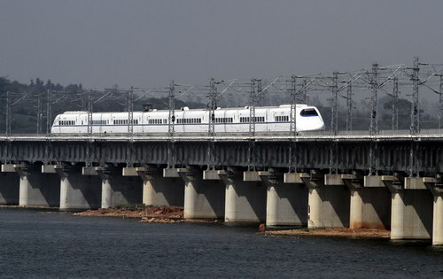 Nanchang-Jiujiang intercity high-speed railway put into operation