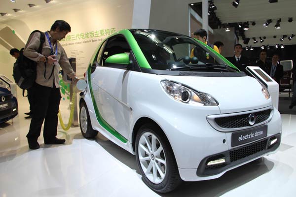 Govt gives boost to electric cars