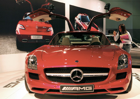 Luxury carmakers trade up to China market