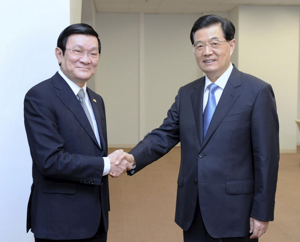 Chinese, Vietnamese presidents meet on ties