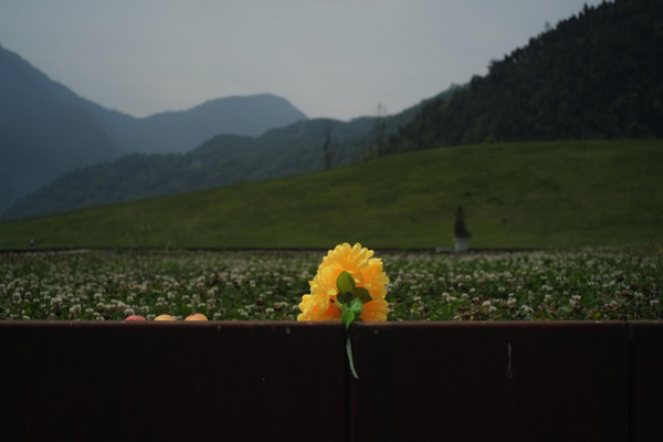 In memory of the deceased in Wenchuan earthquake