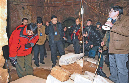 Cao's tomb among top discoveries of 2009