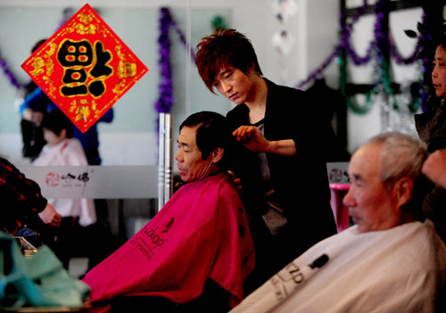 Get a lucky haircut on <EM>Er Yue Er</EM> for good luck