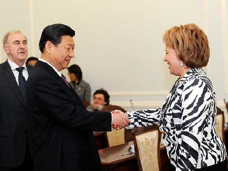 Chinese VP meets with mayor of St. Petersburg