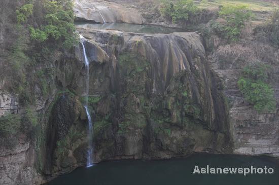 Huangguoshu Waterfall close to run dry