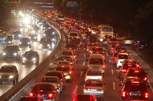 Beijing traffic seizes up under rising pressure