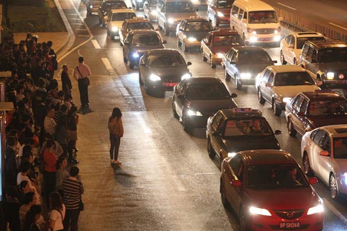 Beijing traffic seizes up under rising pressure