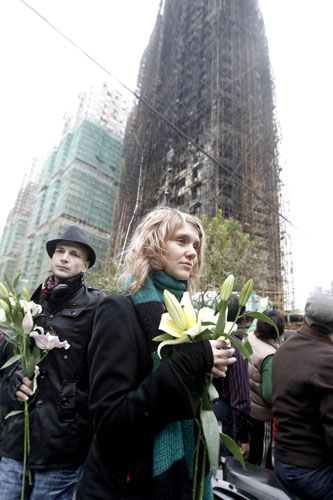 Shanghai mourns high-rise fire victims