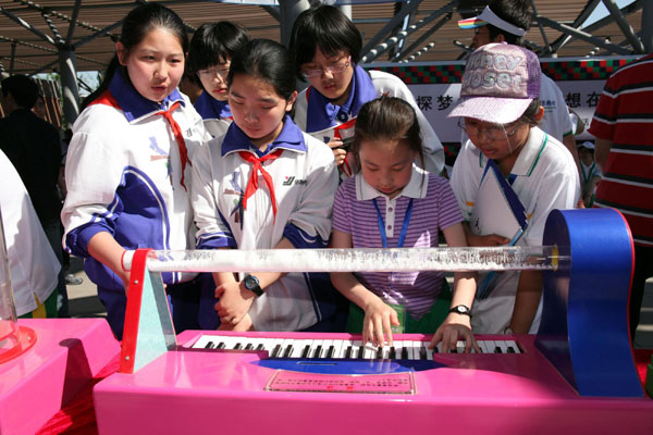 China launches national science week