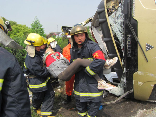 13 dead in road accident in E China