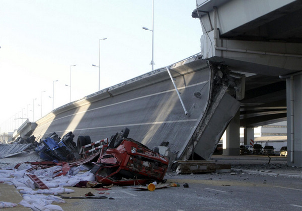 3 killed, 5 injured after bridge collapses in NE China