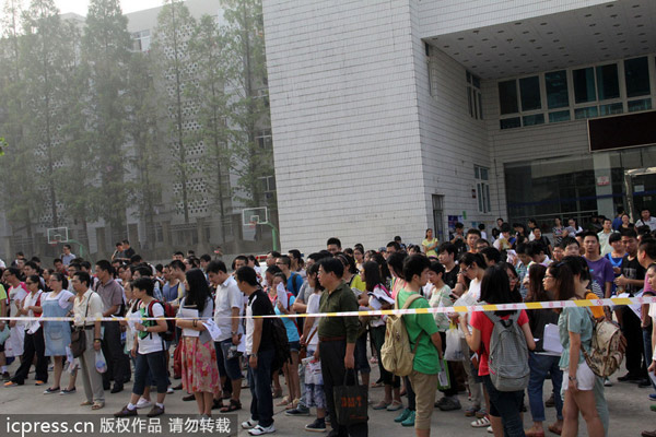 436,000 sit China's national judicial exam