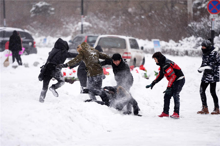 NE China battles worst snowstorm in 50 years