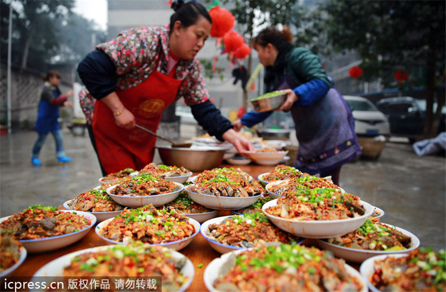 Laba Festival dinner party in SW China