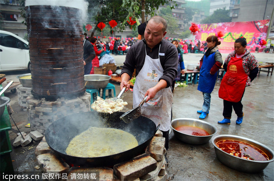 Laba Festival dinner party in SW China