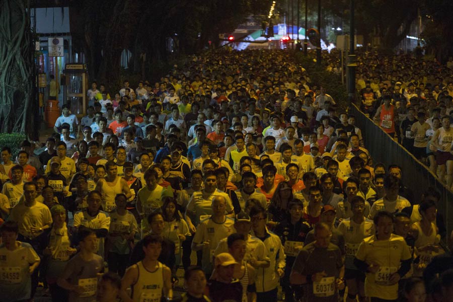 More than 75,000 take part in HK Marathon