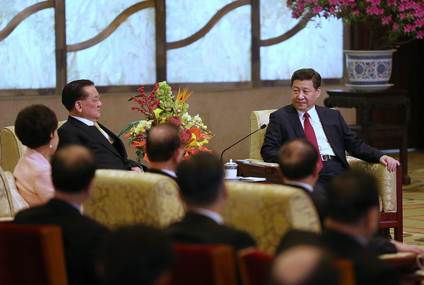 Xi Jinping meets KMT honorary chairman