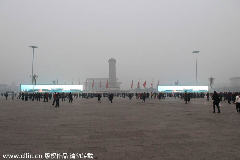 Beijing waits for cold wave to disperse smog