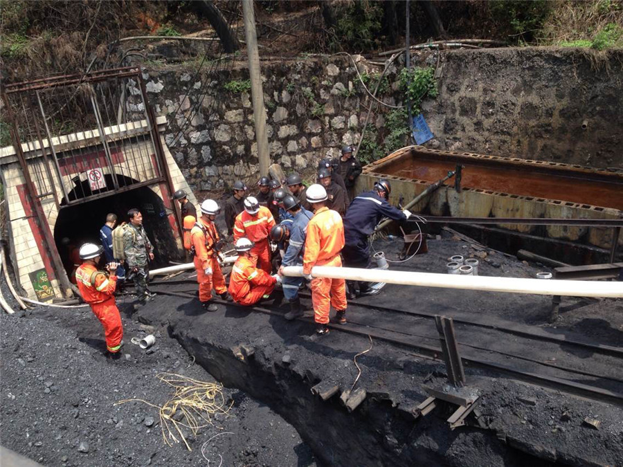 22 miners trapped in Yunnan coal mine flood