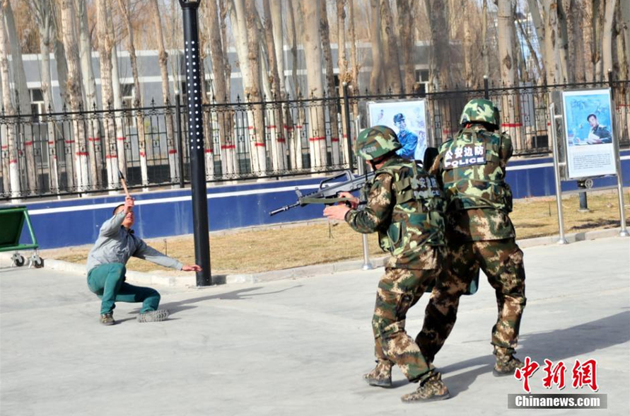 Xinjiang police boost anti-terror tactics