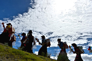 Traditional mendicants' walk held in East China