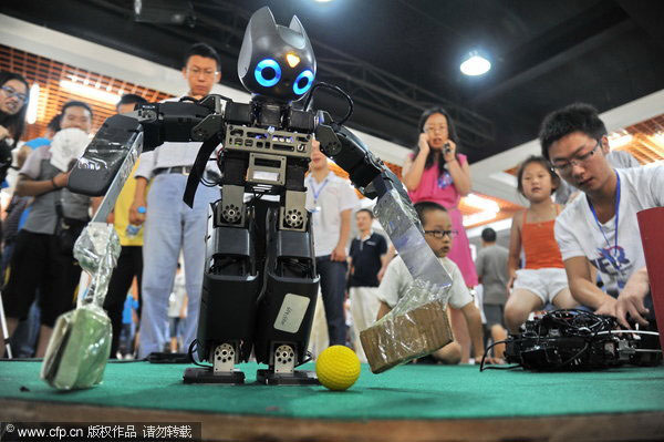 Robots strut their stuff in NE China