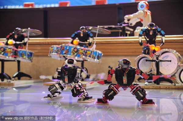 Robots strut their stuff in NE China