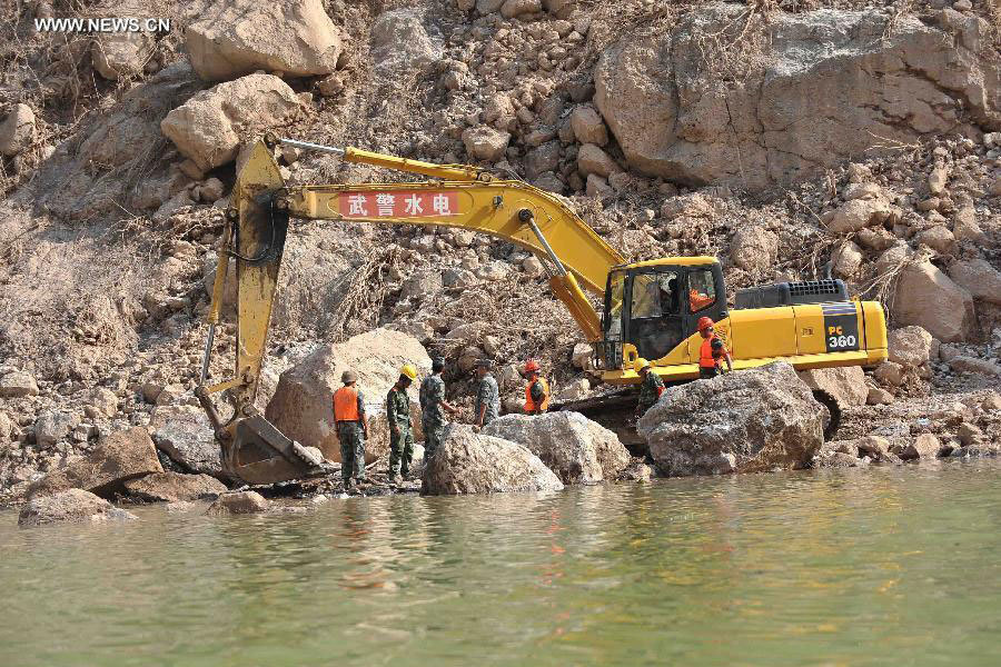 Army to blow up blockage at barrier lake in quake-hit Yunnan