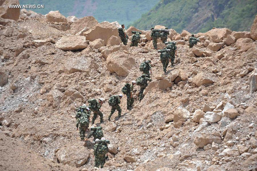 Army to blow up blockage at barrier lake in quake-hit Yunnan
