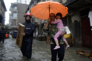 Typhoon Fung-Wong causes havoc in East China
