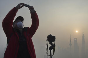 Fog again shrouds Beijing after holiday