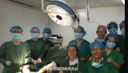Surgeons taking selfies backfire
