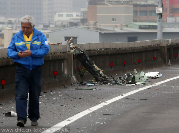 Rescue underway after Taiwan plane crashes