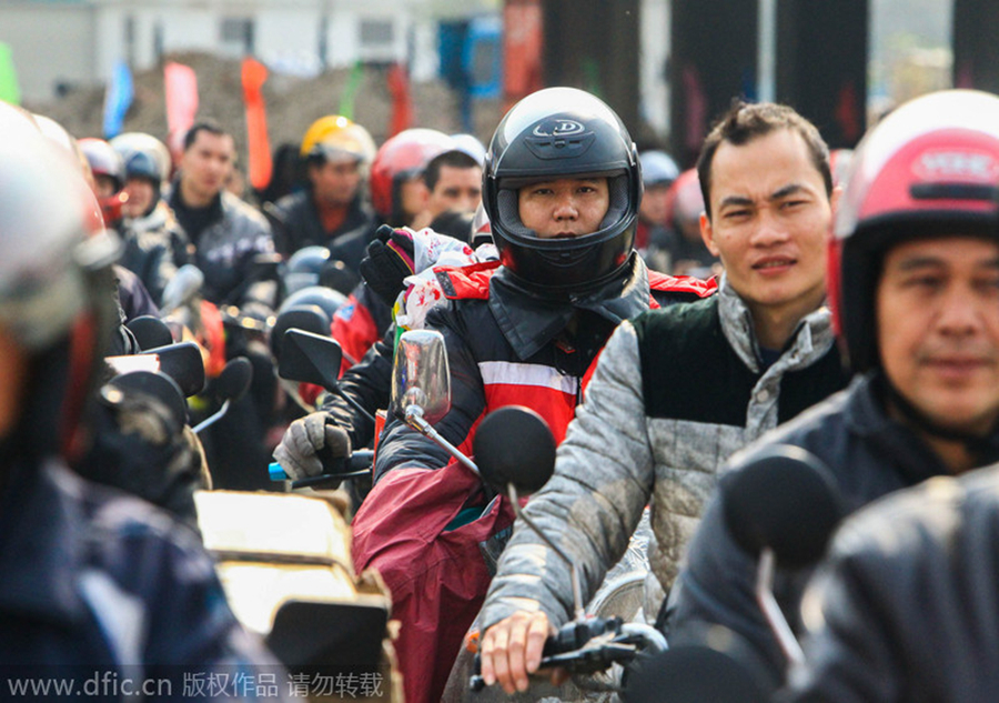 A homeward bound motor 'gang'