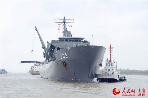 Singaporean ship pulls into Shanghai