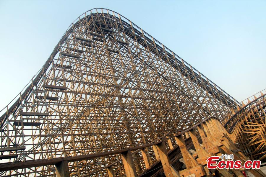 Wooden roller coaster debuts in E China