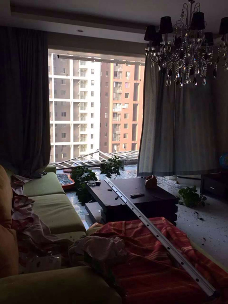 Photos after massive blasts in Tianjin