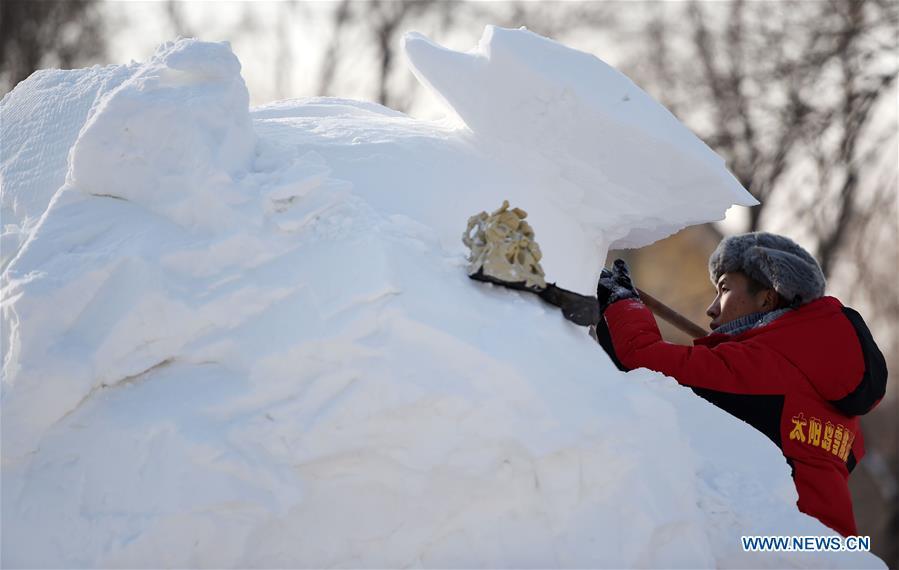 Snow sculpture contest kicks off in Harbin