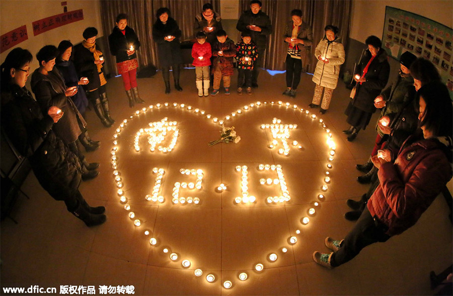 Chinese mourn Nanjing Massacre victims before Memorial Day