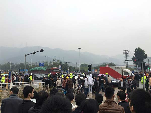 China cabinet sends group to coordinate landslide rescue