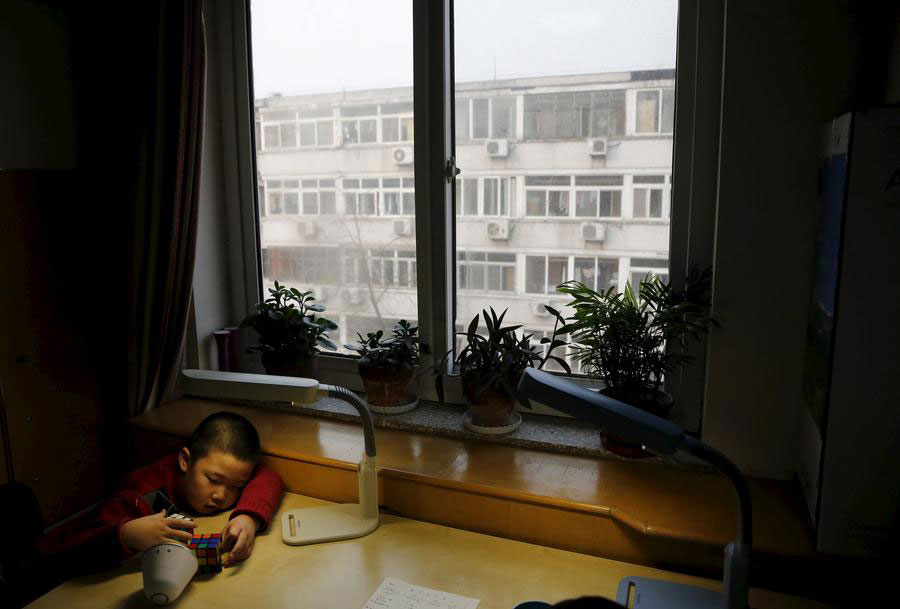 Life of a family amid Beijing's red alert smog