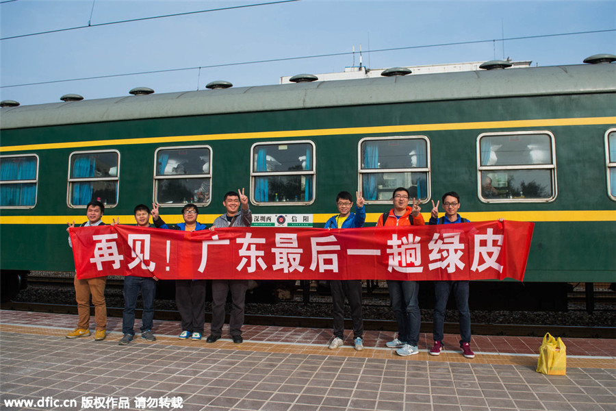 Goodbye to last green train in Shenzhen