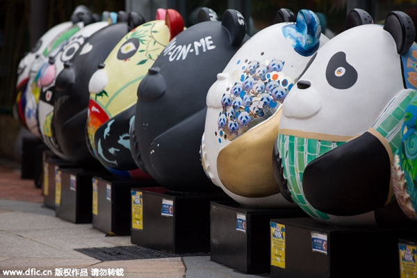 Pandas' first Spring Festival in Macao's park