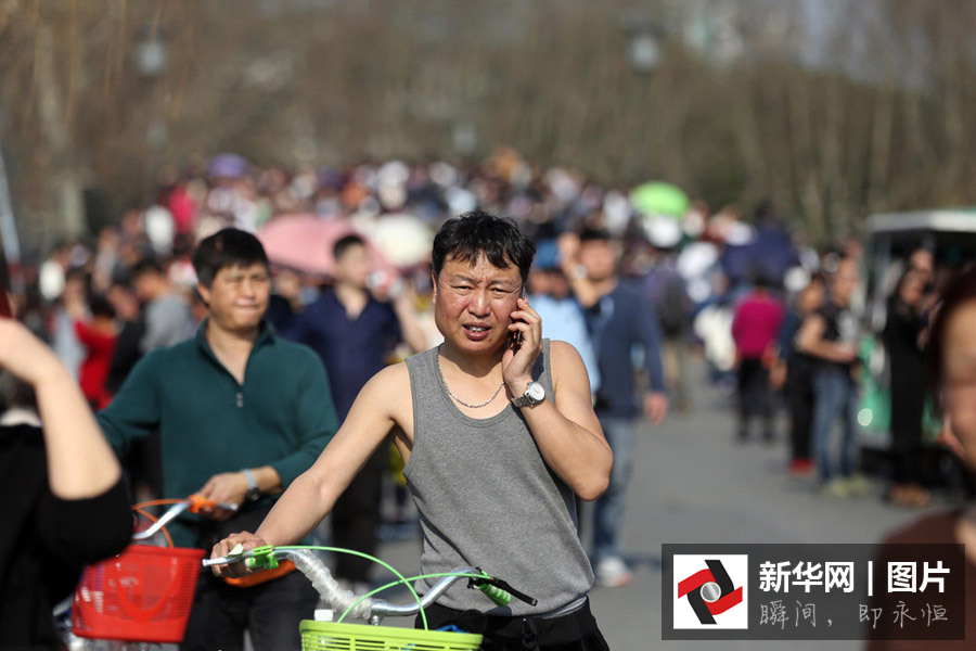 Hot weather seizes E China