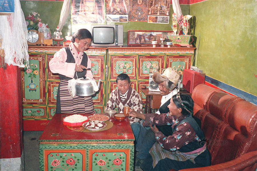 Well-off Chinese families of the 1980s and 90s in pictures