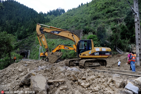 Landslide-disrupted railway service resumes in SW China