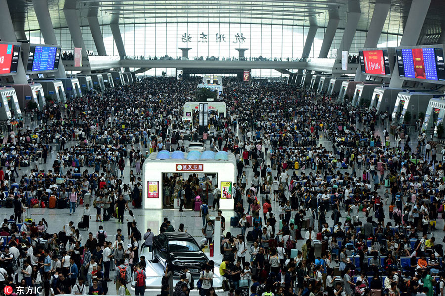 Millions move across China on National Day