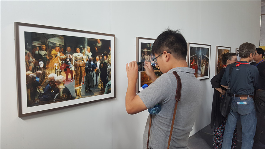 Over 2,000 photographers attend Pingyao festival in Shanxi