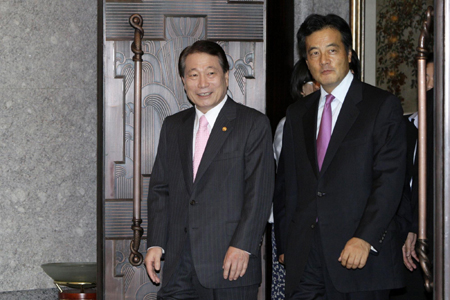 China, Japan, ROK FMs meet in Shanghai